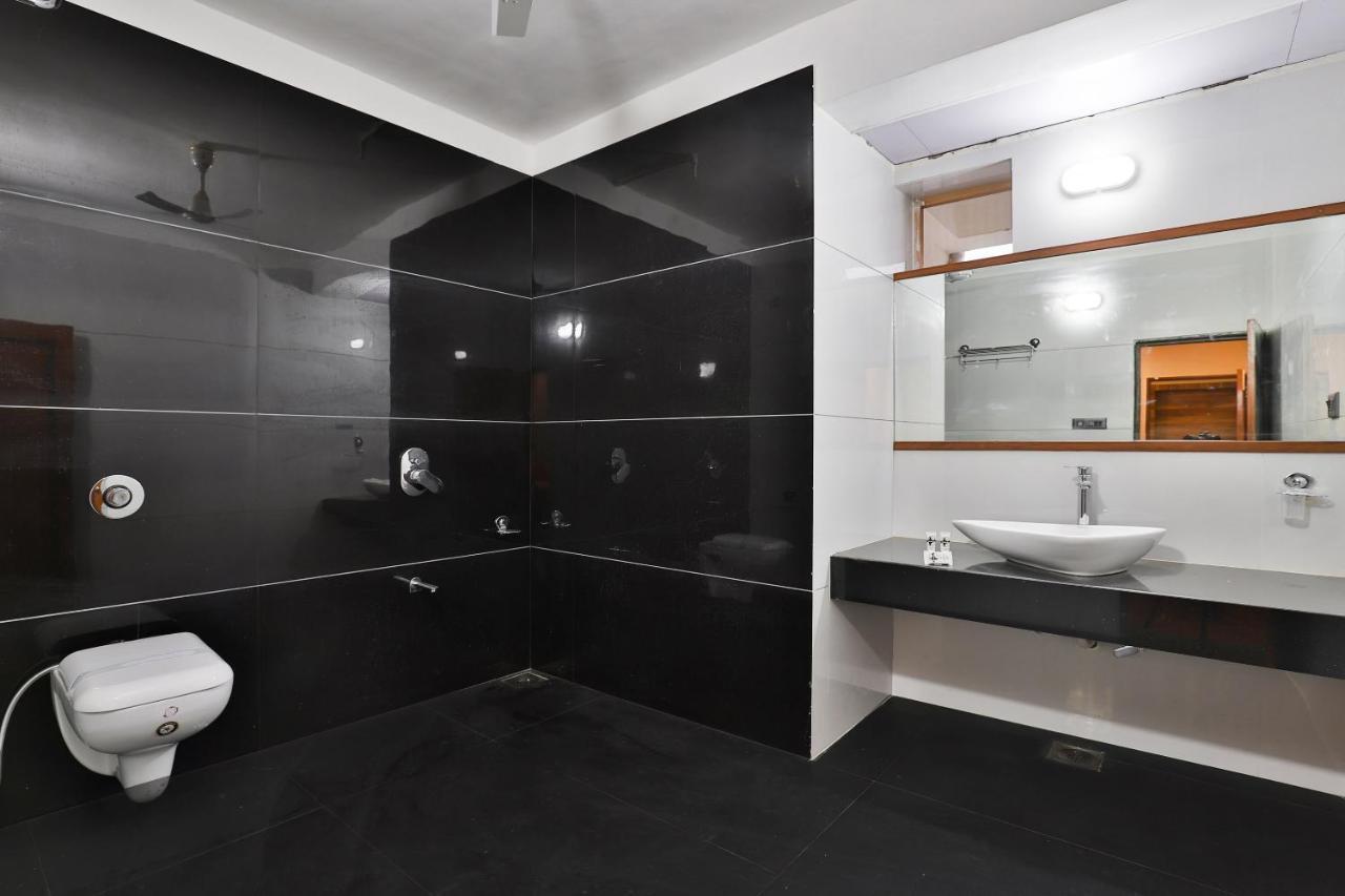 Oyo 23540 Hotel Suryakant Rajkot Dış mekan fotoğraf