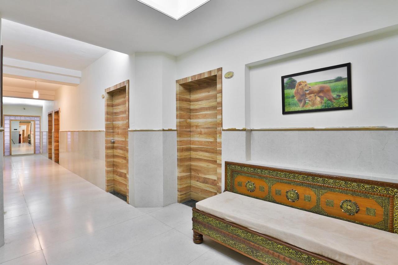 Oyo 23540 Hotel Suryakant Rajkot Dış mekan fotoğraf