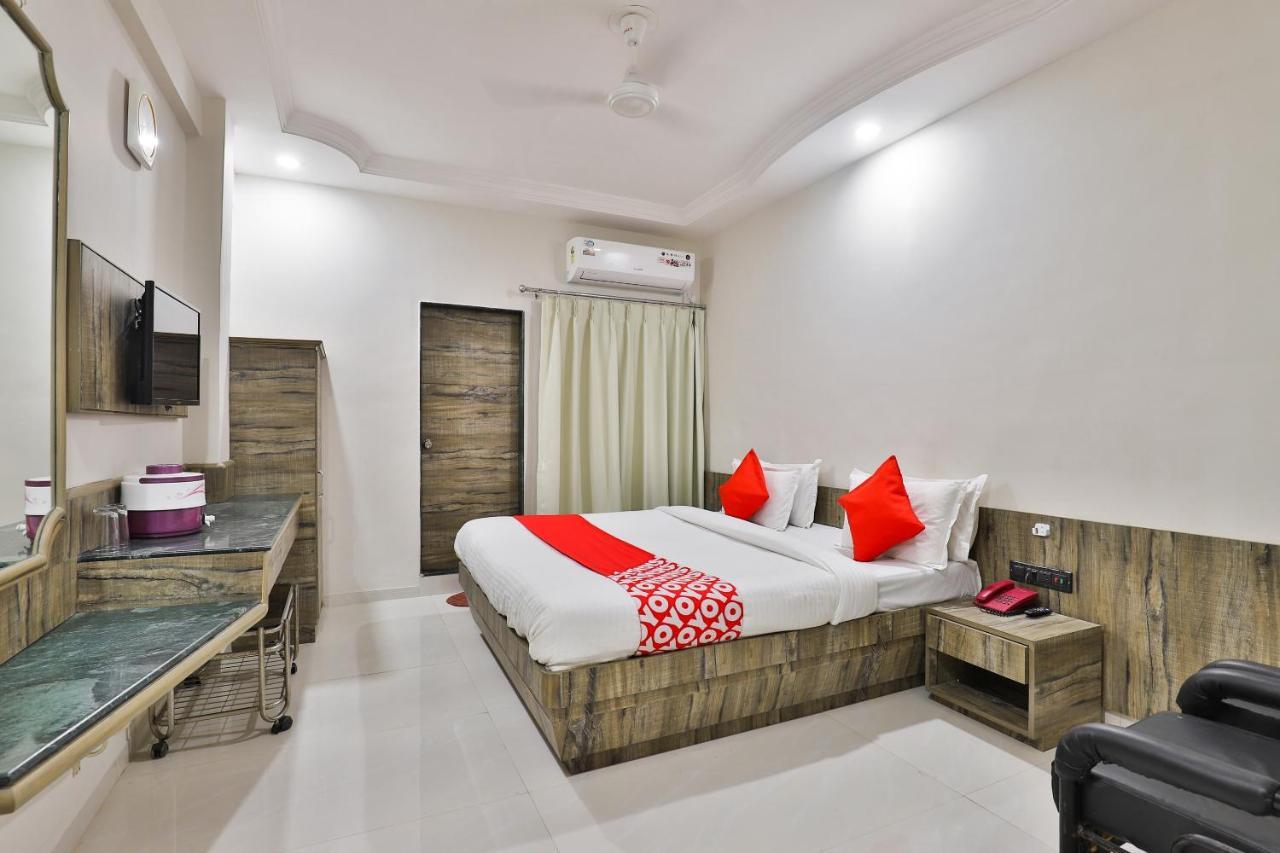 Oyo 23540 Hotel Suryakant Rajkot Dış mekan fotoğraf
