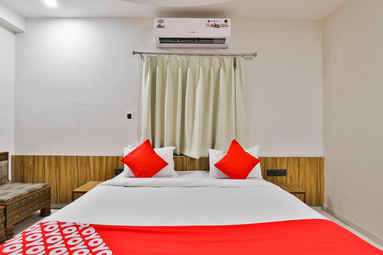 Oyo 23540 Hotel Suryakant Rajkot Dış mekan fotoğraf