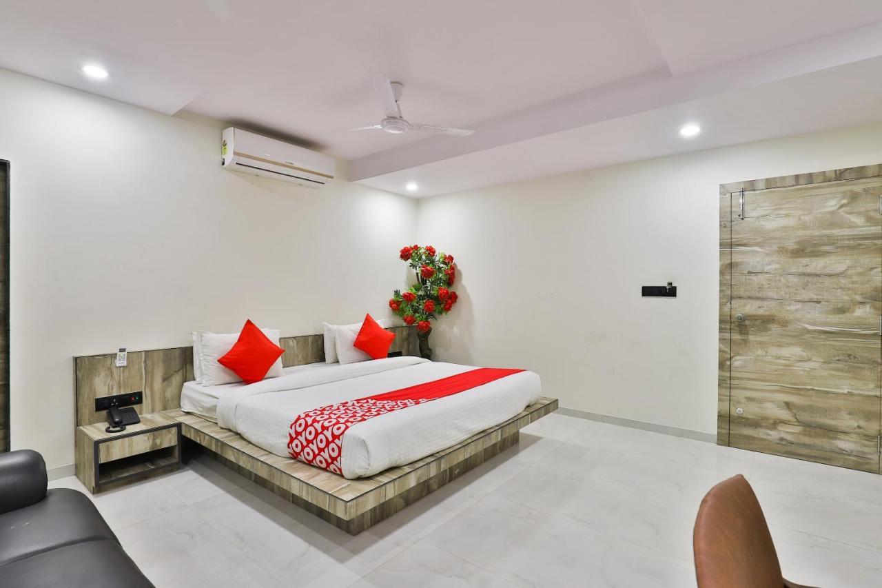 Oyo 23540 Hotel Suryakant Rajkot Dış mekan fotoğraf