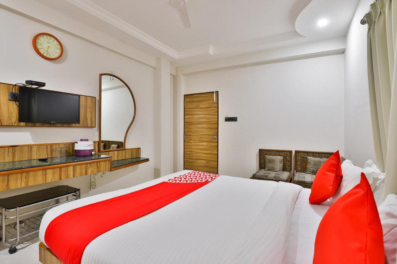 Oyo 23540 Hotel Suryakant Rajkot Dış mekan fotoğraf