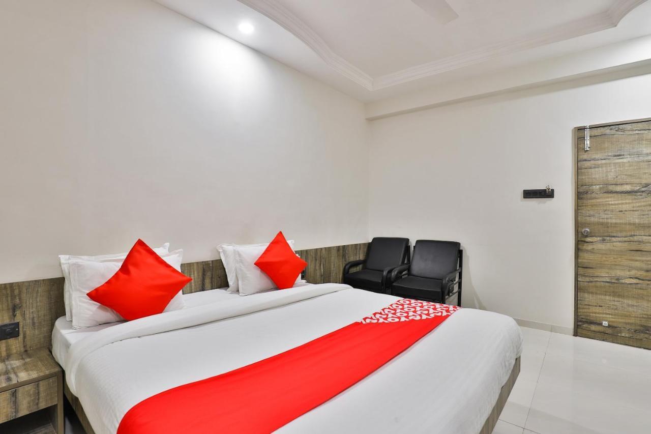 Oyo 23540 Hotel Suryakant Rajkot Dış mekan fotoğraf