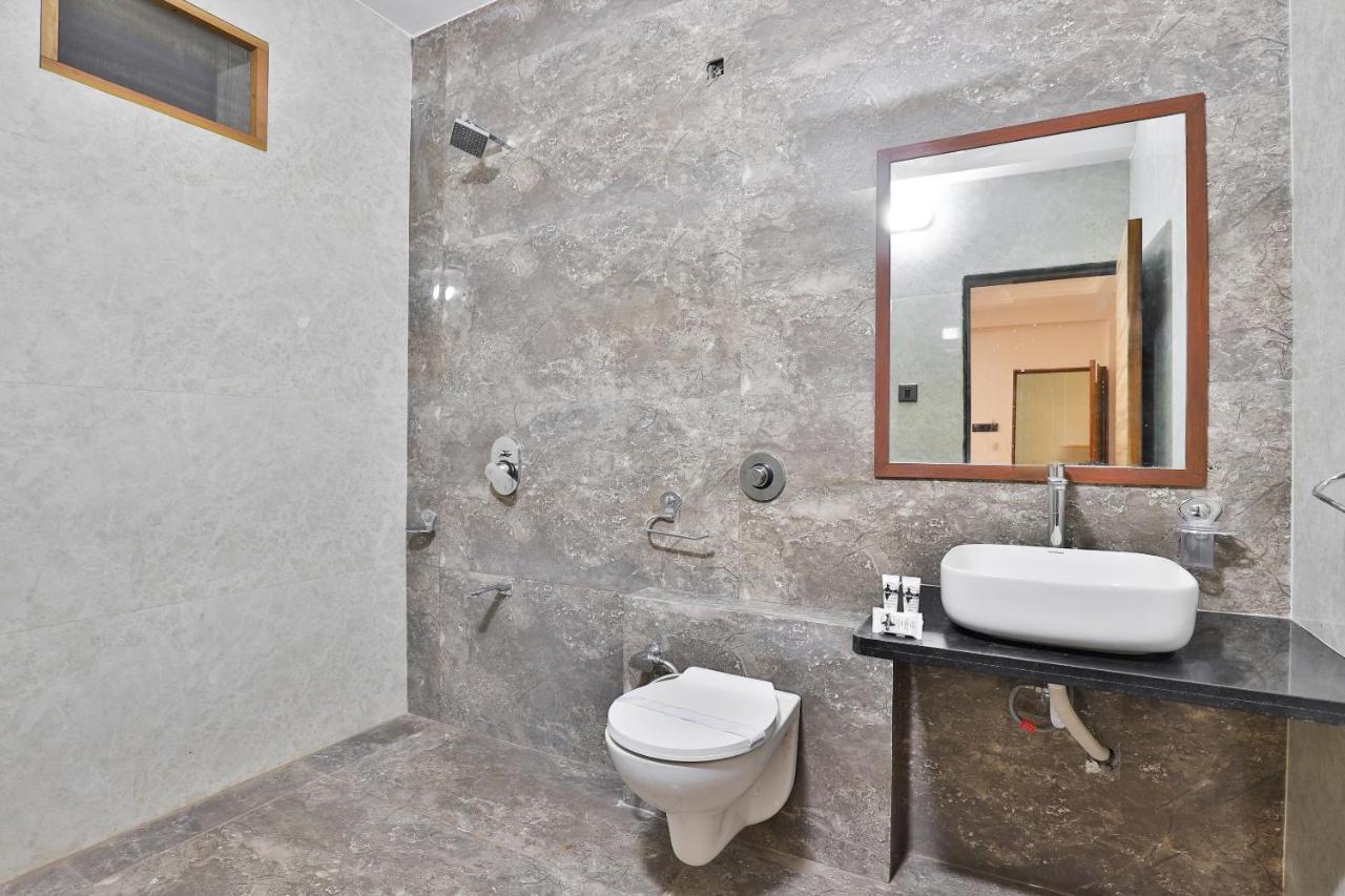 Oyo 23540 Hotel Suryakant Rajkot Dış mekan fotoğraf