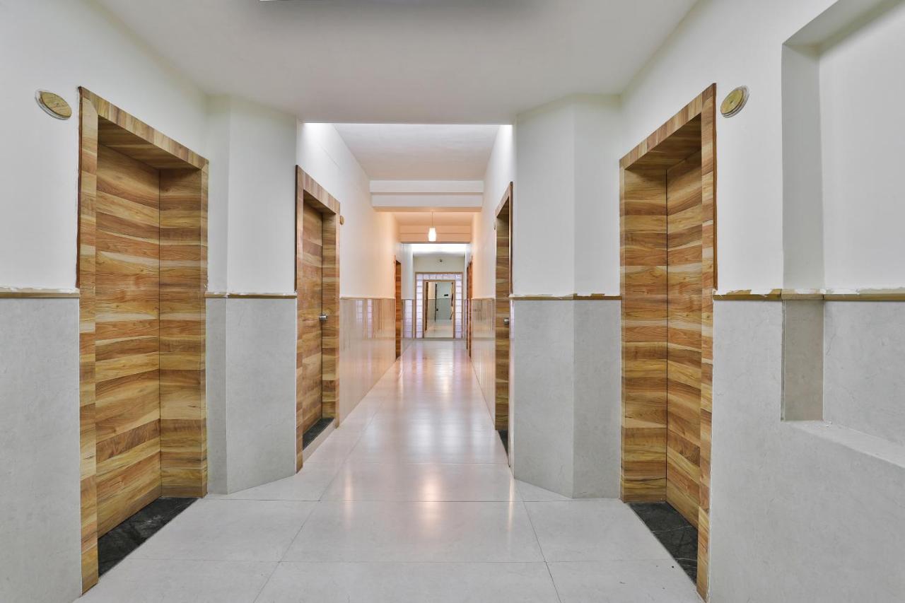 Oyo 23540 Hotel Suryakant Rajkot Dış mekan fotoğraf