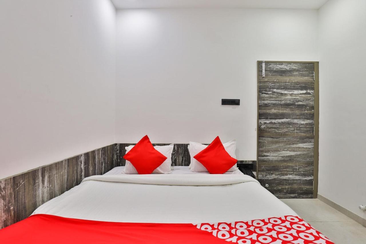 Oyo 23540 Hotel Suryakant Rajkot Dış mekan fotoğraf